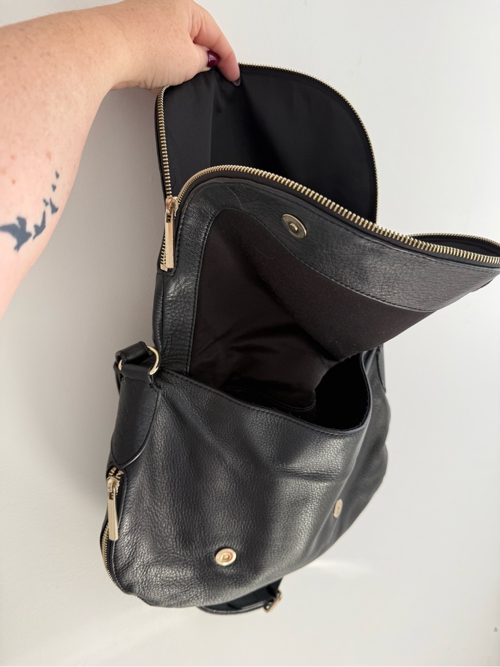 Danier Black Pebbled Leather Foldover Crossbody / Hobo Shoulder Bag - Picture 7 of 10